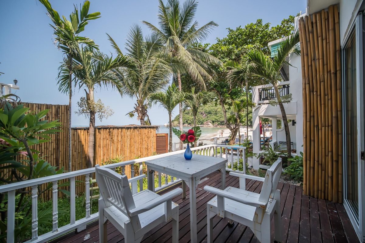 Beachfront Terrace with ocean view