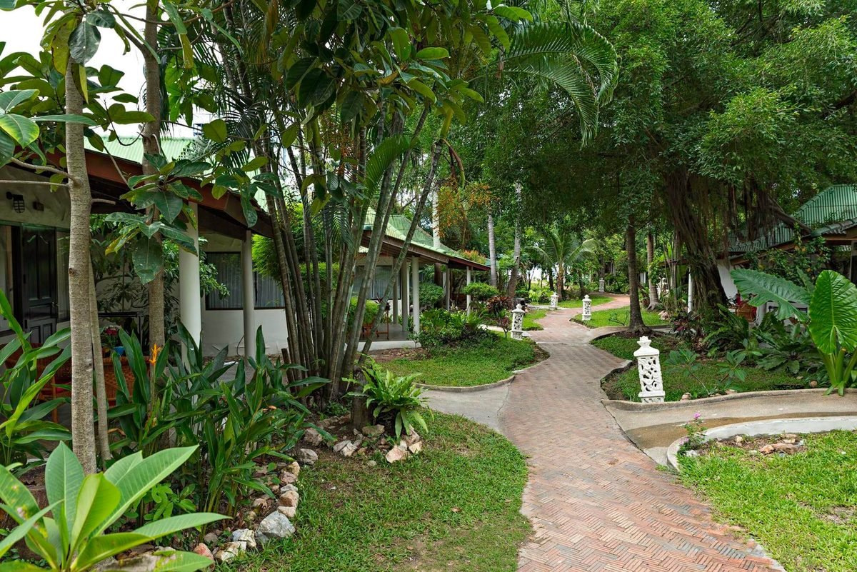 Gardenside Villa surrounded by tropical plants