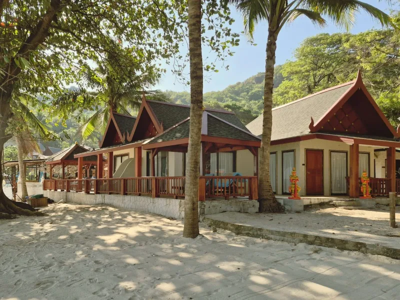 Beachfront Suite