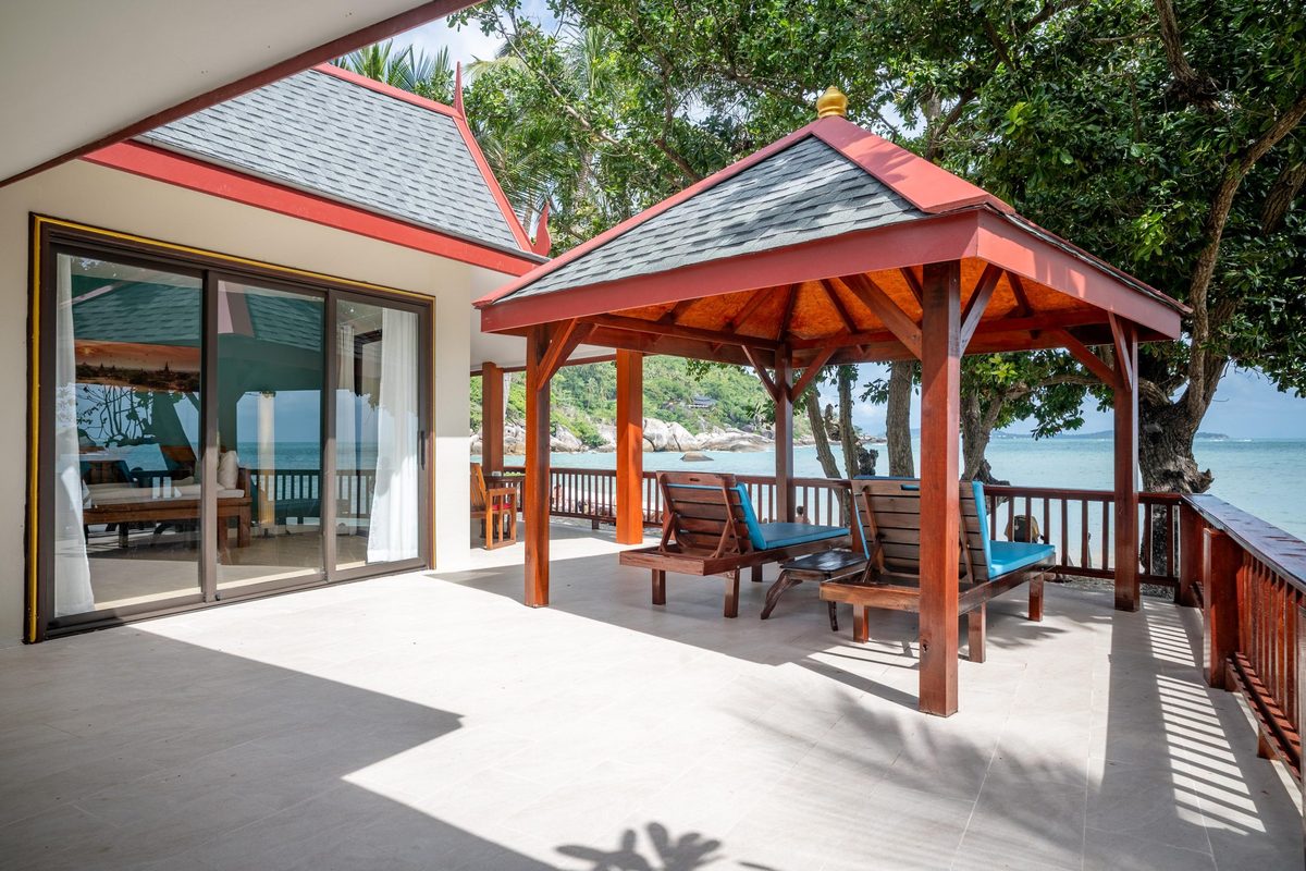 Beachfront Suite